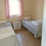 Soederoe Stugby Дом отдыха *